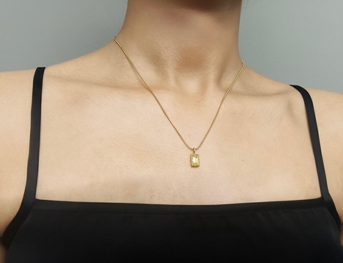 Amber Luxe Rectangle Crystal Gold Pendant