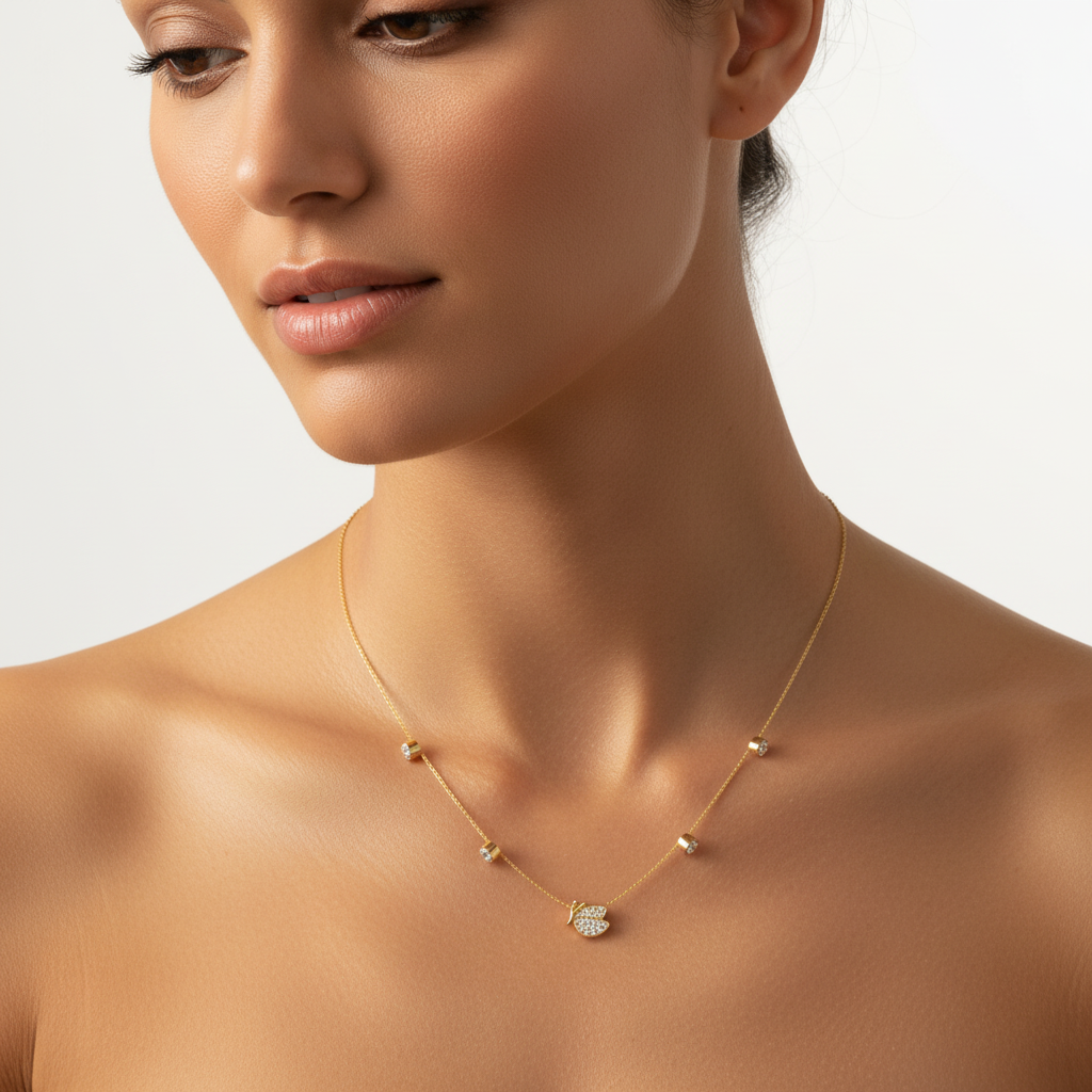 Model Full Neckline