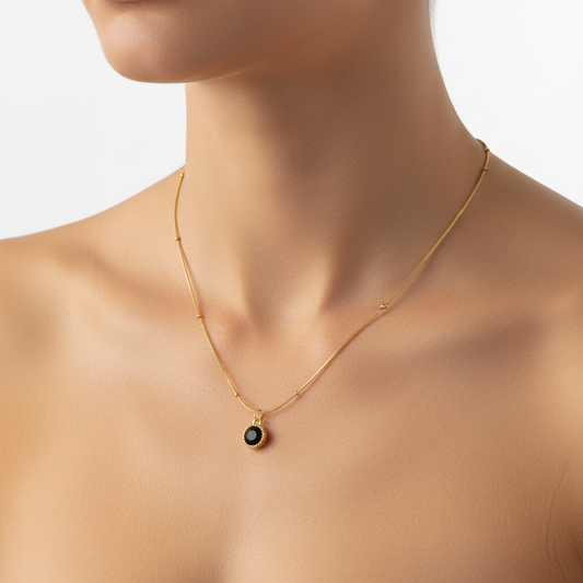 Model Full Neckline