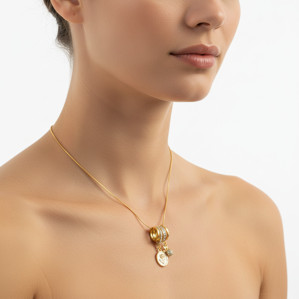Model Full Neckline